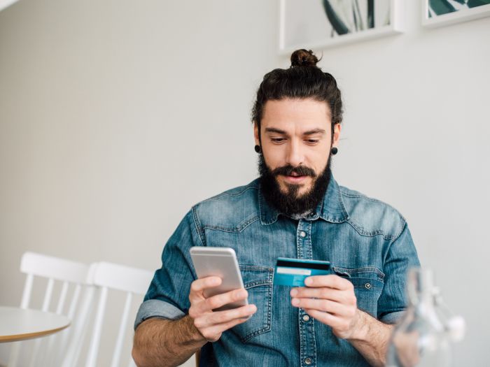 CCRewardsMale Car Loan